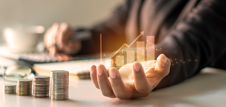 How can a business feasibility study help in obtaining funding for a business in Qatar?